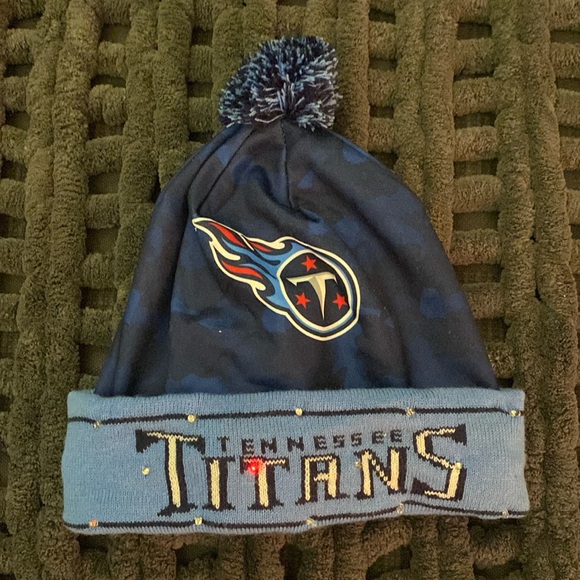 Men’s Titans beanie - Picture 1 of 4